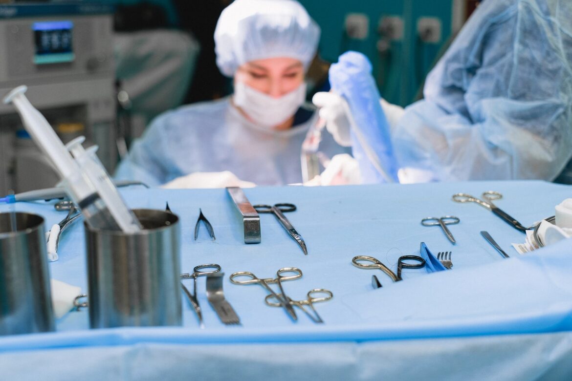Chirurg w Katowicach – jakie zabiegi wykonuje?