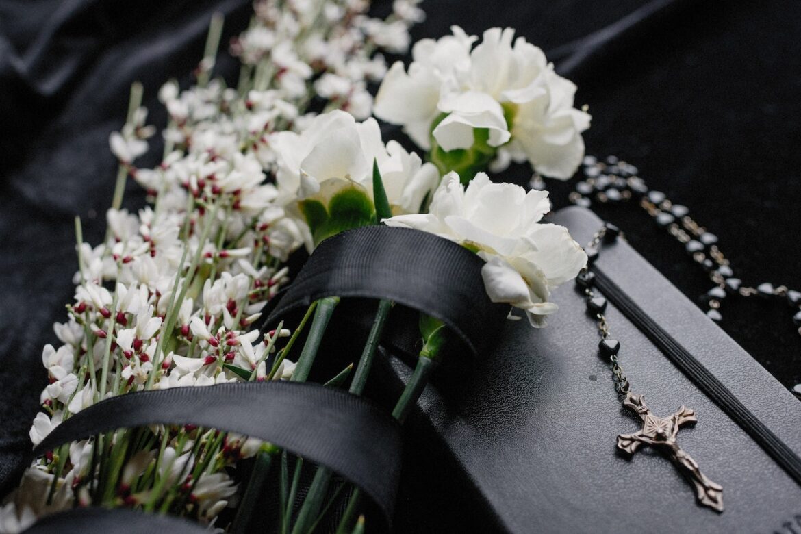 Pogrzeb z kremacją – jak go zorganizować?