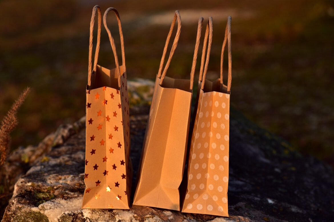 Papierowe torby ozdobne — jak można je wykorzystać?
