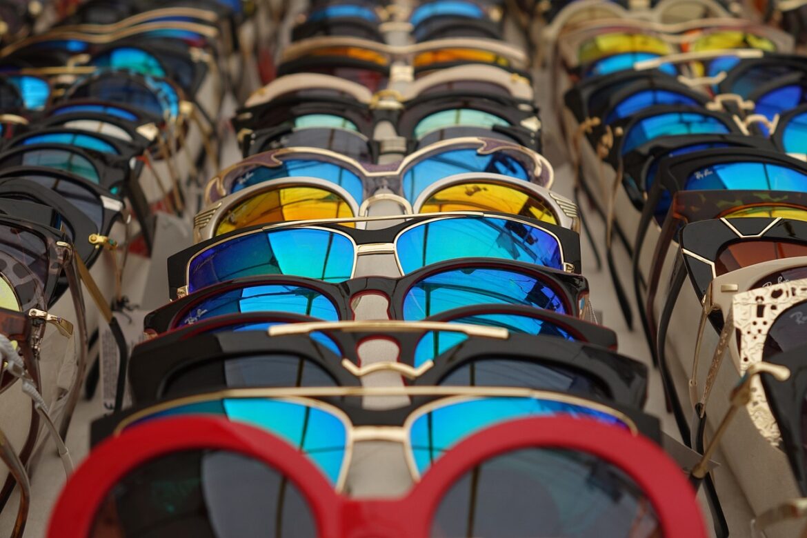 Dlaczego warto zdecydować się na okulary przeciwsłoneczne cieniowane?